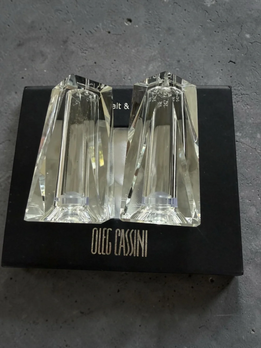 Oleg Cassini Crystal Salt and Pepper Shakers Set Long Facets NIB 126991